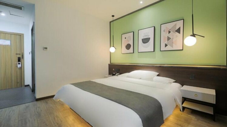 Vyluk Hotel Chongqing Jiefangbei Center - Photo2