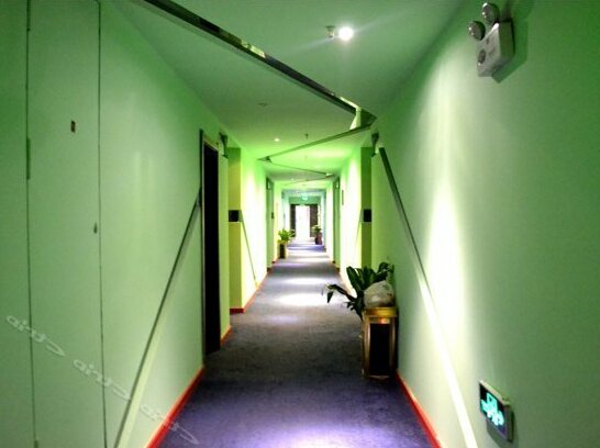 520 Themed Hotel - Photo3