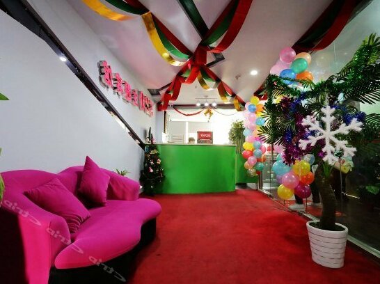 520 Themed Hotel - Photo4