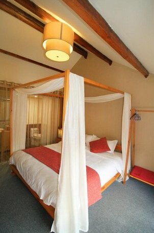 Cabin 7 Inn - Photo2