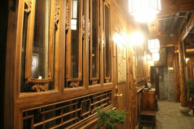Old House Inn - Photo3