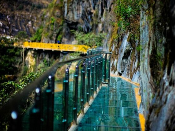 Stone Gate Gorge Beelan Hot Spring Resort - Photo3