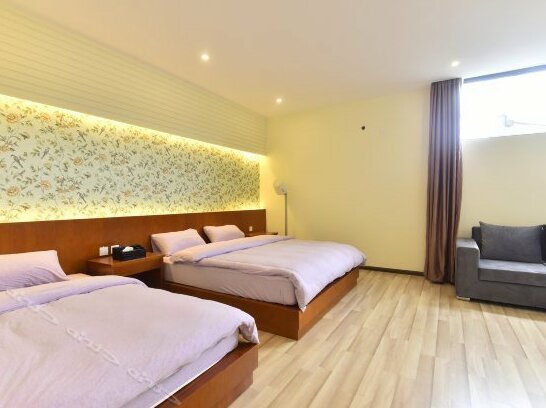 Yanjing Lake-view Design Hotel - Photo3