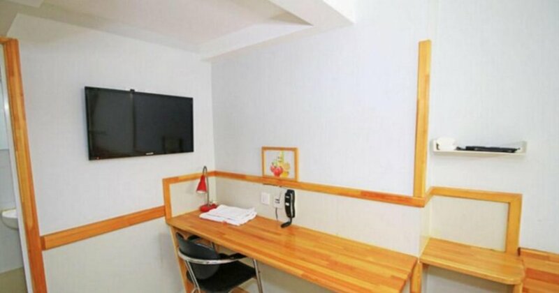 Banana Hotel Dalian - Photo2