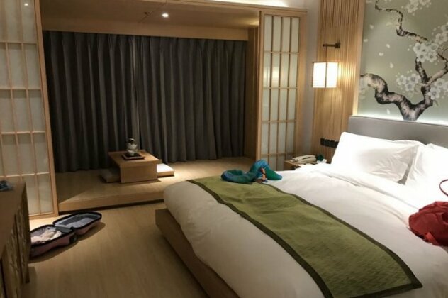 Luneng Yitang Ocean Spring Hotel - Photo2