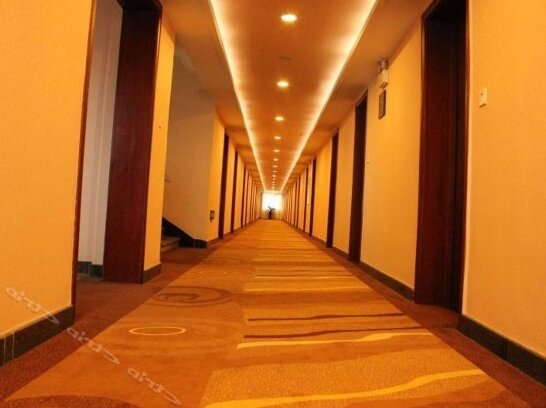 Qilin Business Hotel - Photo2