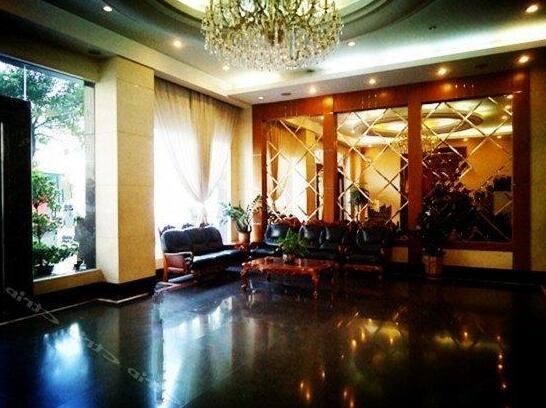 Zhonghuan Hotel - Photo2