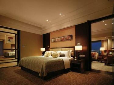 Dennis Holiday Hotel