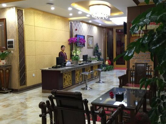 Crown Holiday Hotel - Photo4