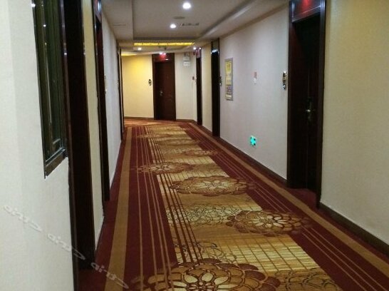 Crown Holiday Hotel - Photo5