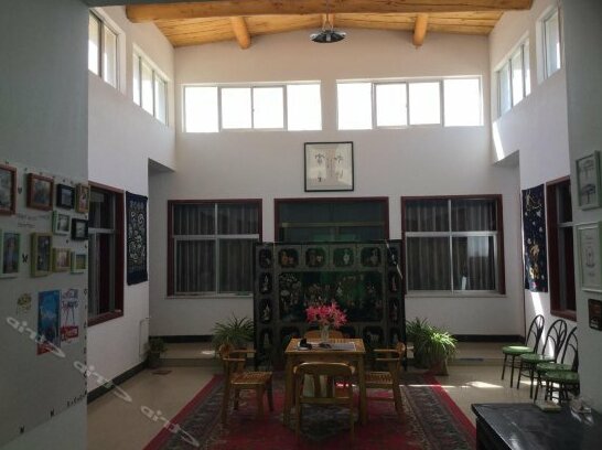 Dunhuang Han and Tang Dynasties Station Hostel - Photo2
