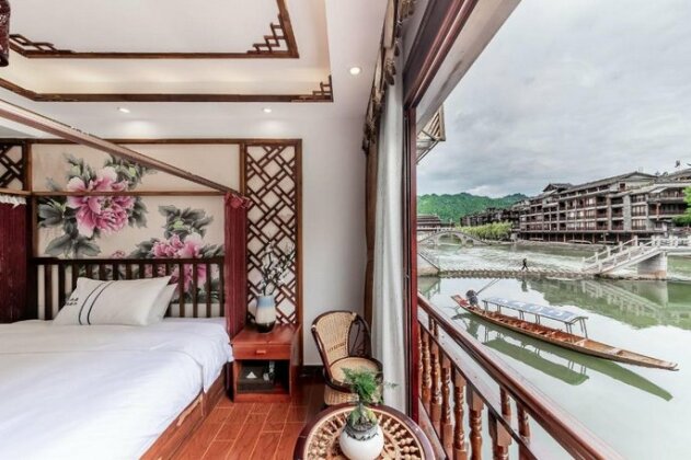 Easy Stay River View Hotel - Photo2