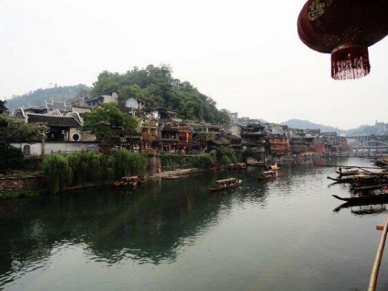 Fenghuang Renjia Diaojiao Hostel - Photo4