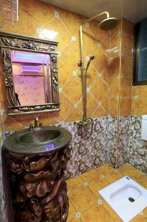 Fenghuang River Bank Hotel - Photo4