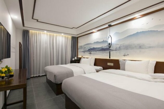 Floral Hotel Fenghuang Yixin Courtyard Residence - Photo4