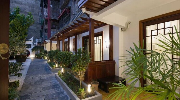 Floral Hotel Fenghuang Yixin Courtyard Residence - Photo5
