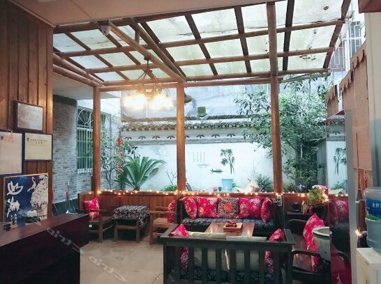 Qininn Fenghuangyanyue Store - Photo3