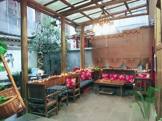 Qininn Fenghuangyanyue Store - Photo4