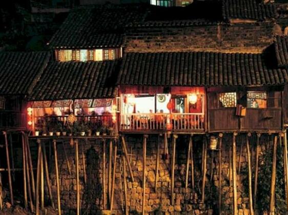 Xiongdi Renjia Diaojiaolou Inn - Photo4