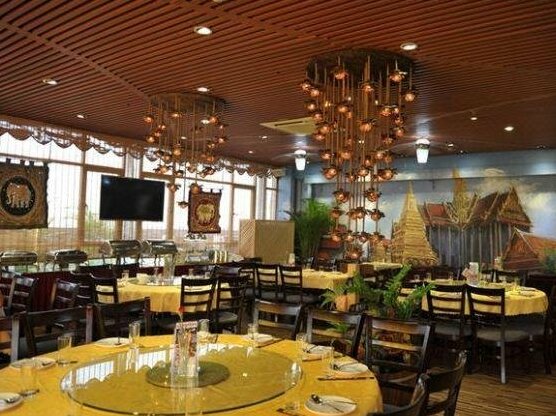 Ailunbao Hotel - Photo2