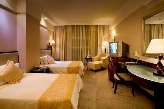 City Hotel Foshan - Photo2