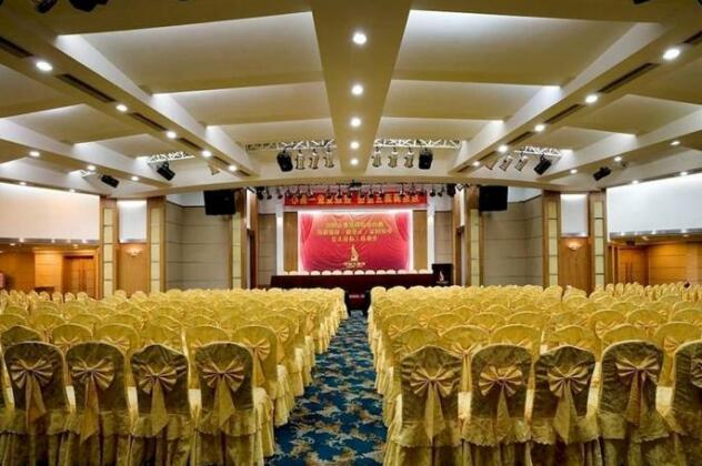 City Hotel Foshan - Photo4