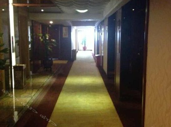 Demeanor Hotel - Photo3