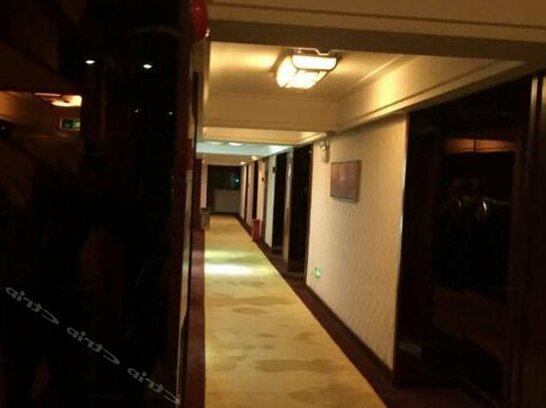 Demeanor Hotel - Photo4