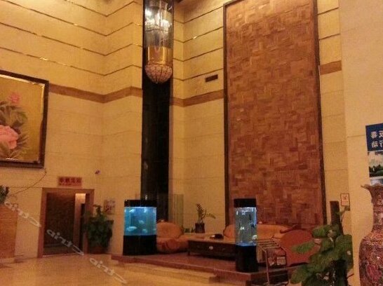 Yuelong Holiday Hotel - Photo2