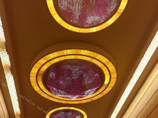 Yuelong Holiday Hotel - Photo3