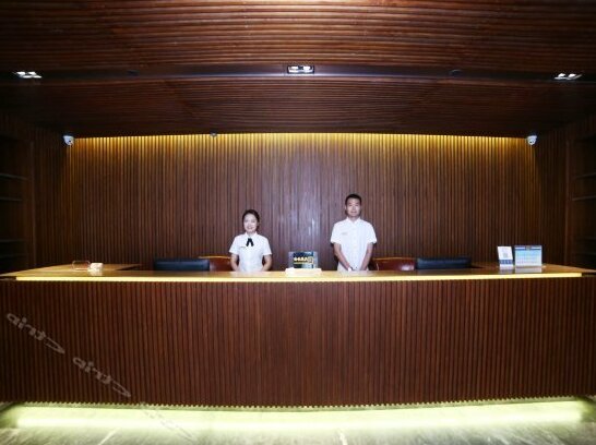 Yin Tong Crown Holiday Hotel - Photo2
