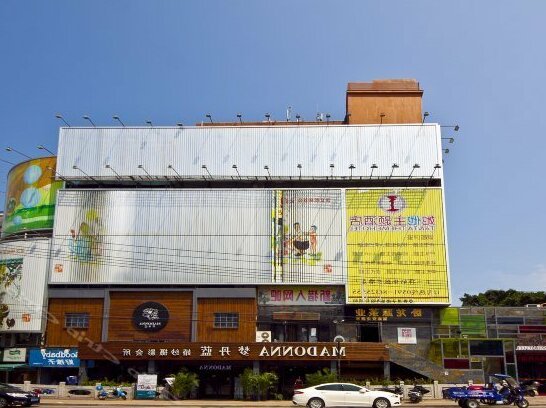 Tata Theme Hotel - Photo2