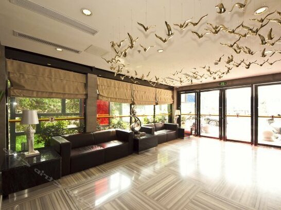 Tata Theme Hotel - Photo3