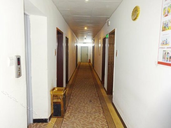 Min Long Business Hotel - Photo5