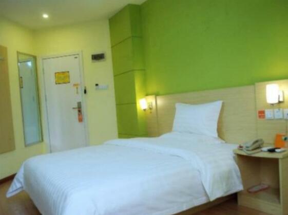 7 Days Inn Jian Ge Ming Zhu Plaza Branch Guangyuan - Photo4