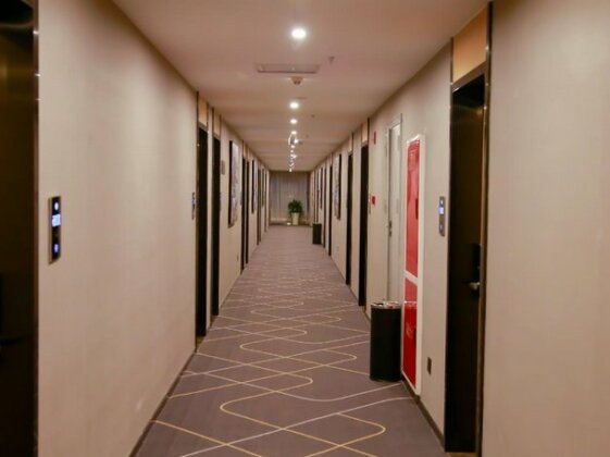 Chonpines Hotels Guangyuan Nanhe Central Plaza - Photo3