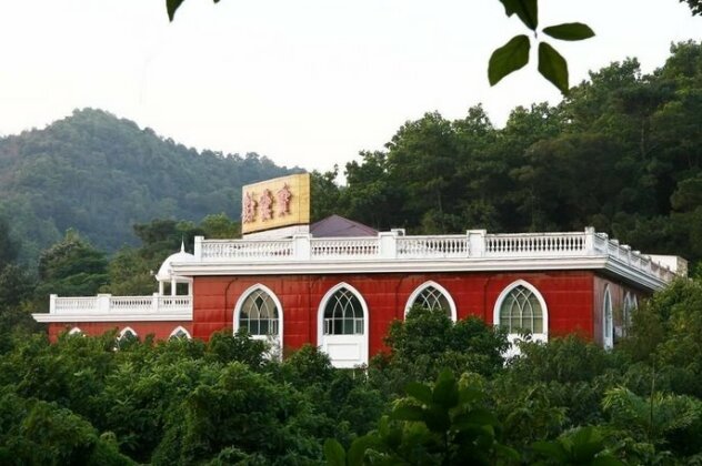 Baoyunlou Conference and Holiday Hotel