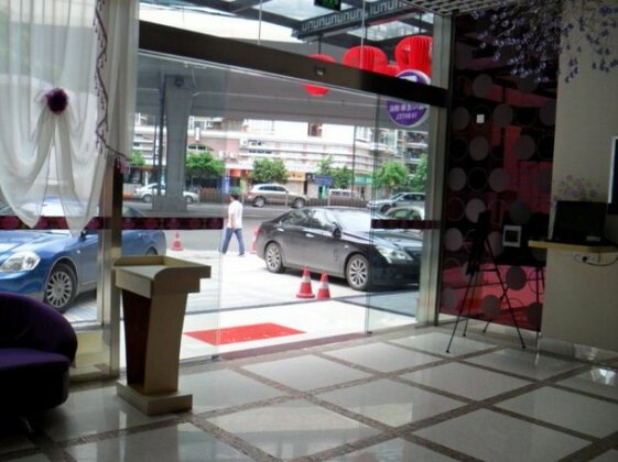 V8 Hotel Xicun Subway Branch - Photo2