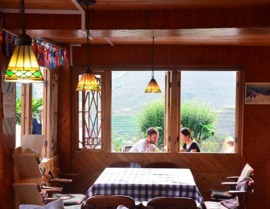 Dragon's Den Hostel - Photo3