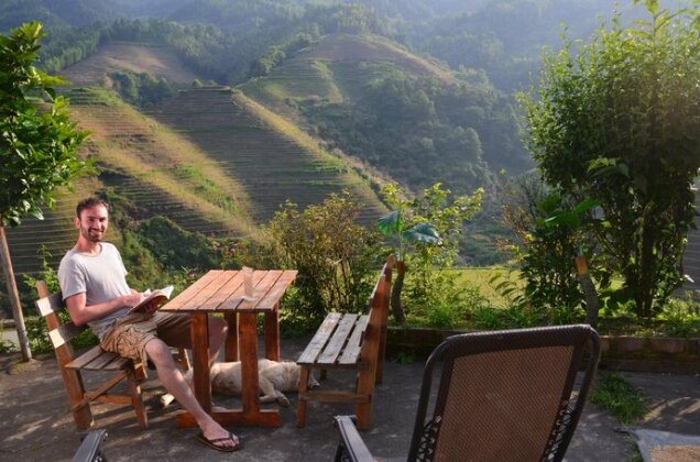 Dragon's Den Hostel - Photo4
