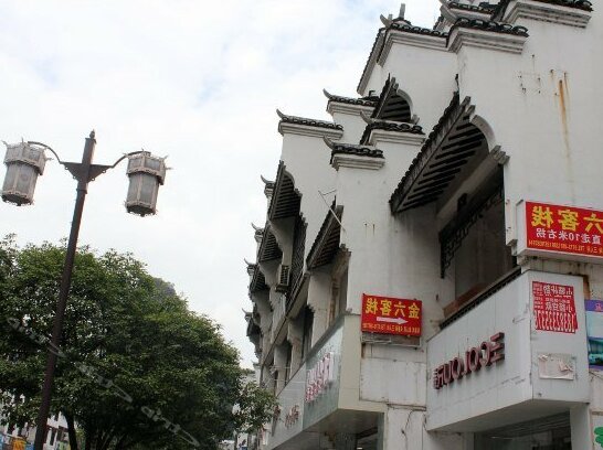 Golden Six Hotel