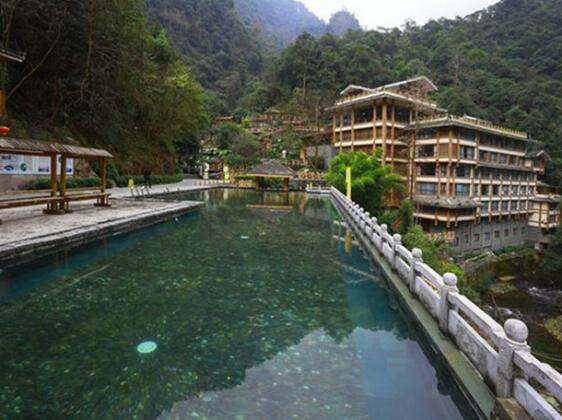 Guilin Long Sheng Hot Spring Spa Hotel - Photo4