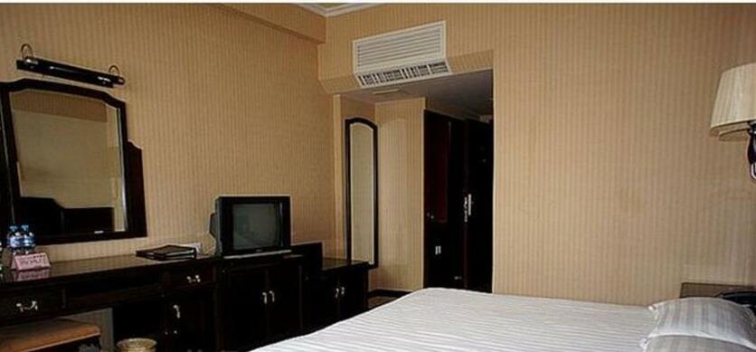 Jiaoyu Hotel - Photo2