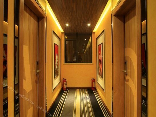 Kalai Movie Theme Hotel - Photo3
