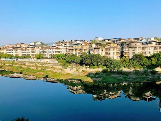 Lakeside Hostel