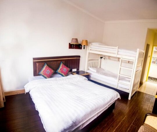 Lakeside Hostel - Photo4