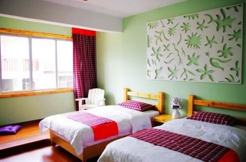 Spring Flowers Blossoming Hotel - Photo2