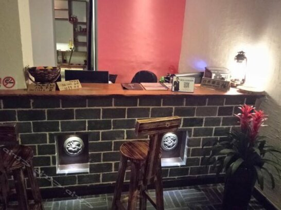The Flower Hotel - Photo2
