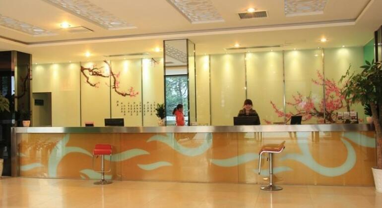 Yangshuo Harbour View Hotel - Photo2