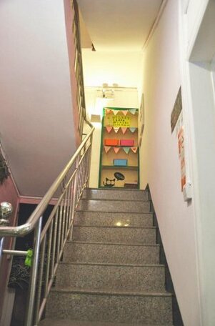 Yangshuo Xijie Woju Inn - Photo2